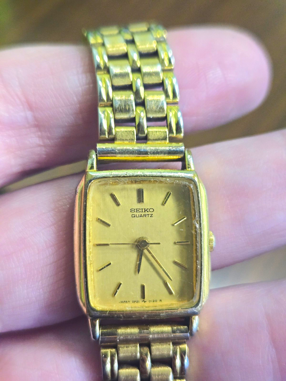 Seiko Women's Quartz Gold Tone Tank Analog Bracelet Watch Vintage 80s Works